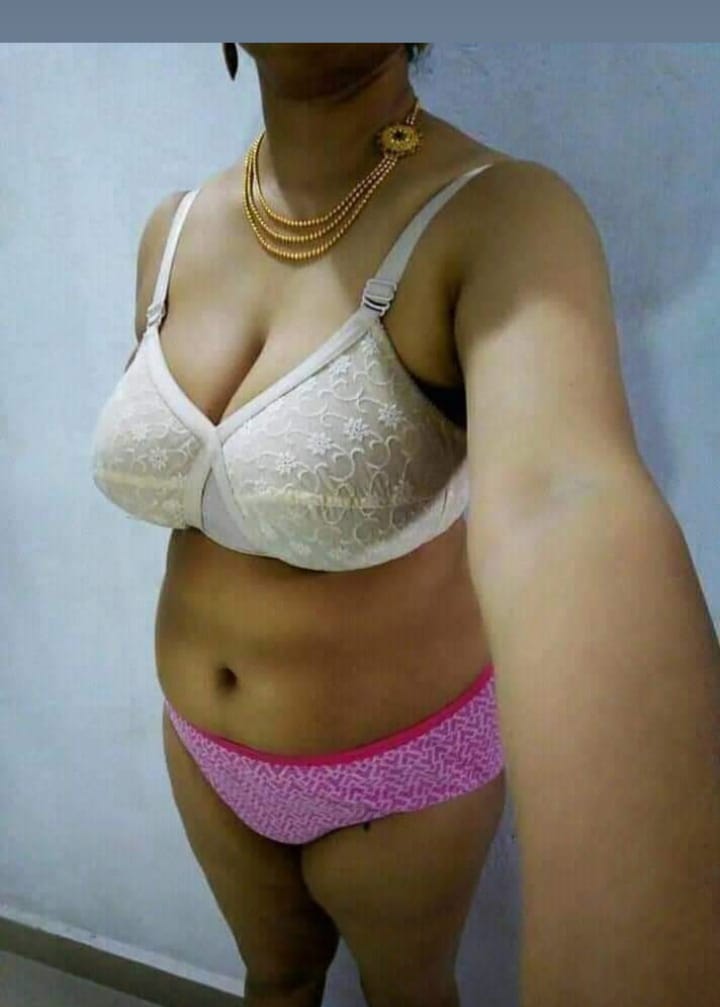 20210218_215359.jpg நான் பொம்பளையல்ற சாமான ஒரு தடவையும் பார்த்ததில்ல காட்டுவீயளா ?